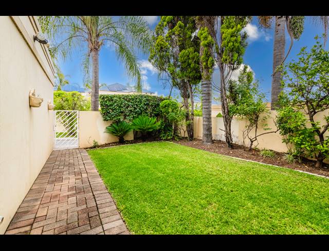 2 BEDROOM HOUSE FOR SALE IN SUNNINGHILL